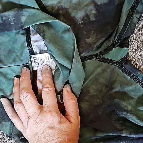 STUNNING TEEKI MERMAID AND EAGLE FEATHER LEGGINGS - Picture 4 of 9